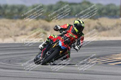 media/Oct-13-2025-Moto Forza (Mon) [[a66d839500]]/3-B Group/Session 3 (Turn 16)/